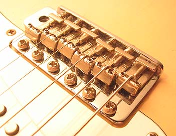 Musiclily Pro 11,3mm Acciaio Sellette Vintage per Ponti Tremolo Chitarra Elettrica Strat Stratocaster Set di 6 Nickel